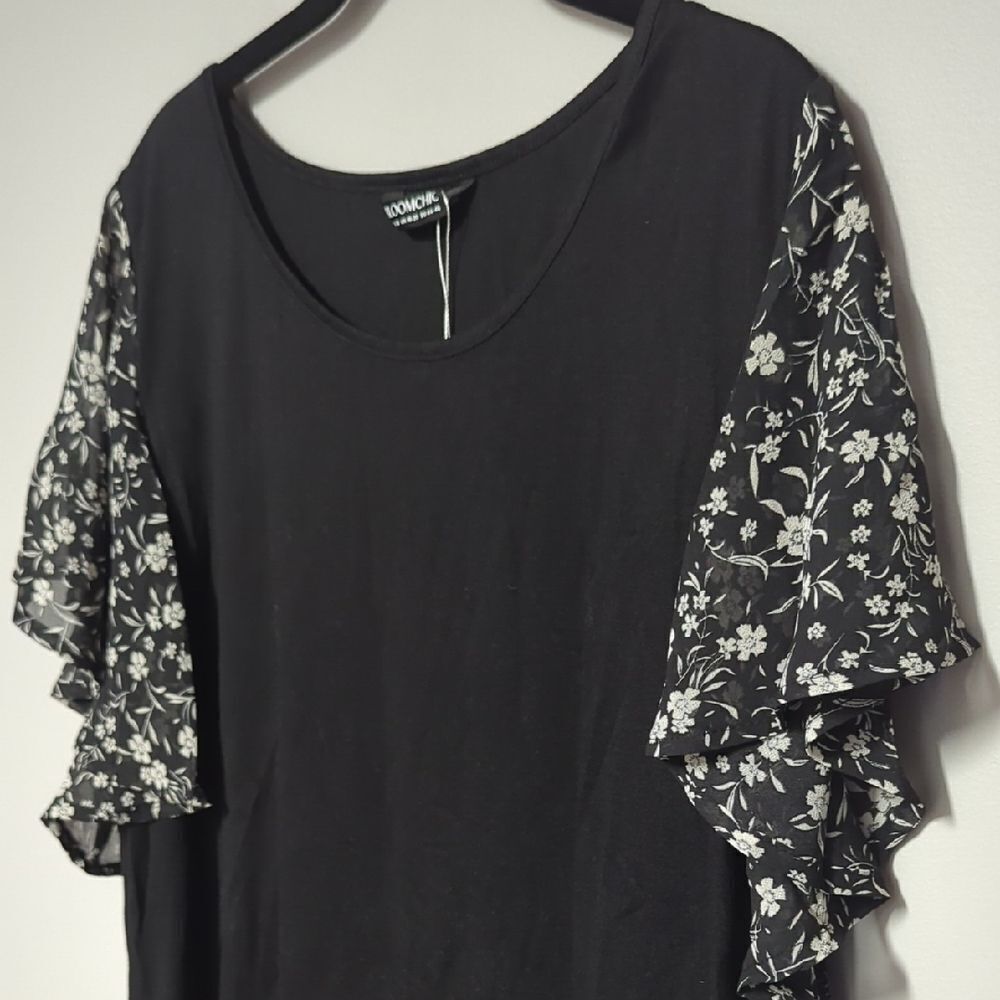 BloomChic Black and White Ruffled Boxy Blouse - Picture 3 of 6